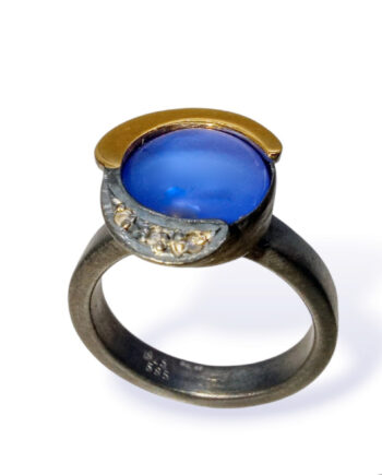 Hand made ring with triple purple ahate mother of pearl, Tzerk on silver and 18K gold